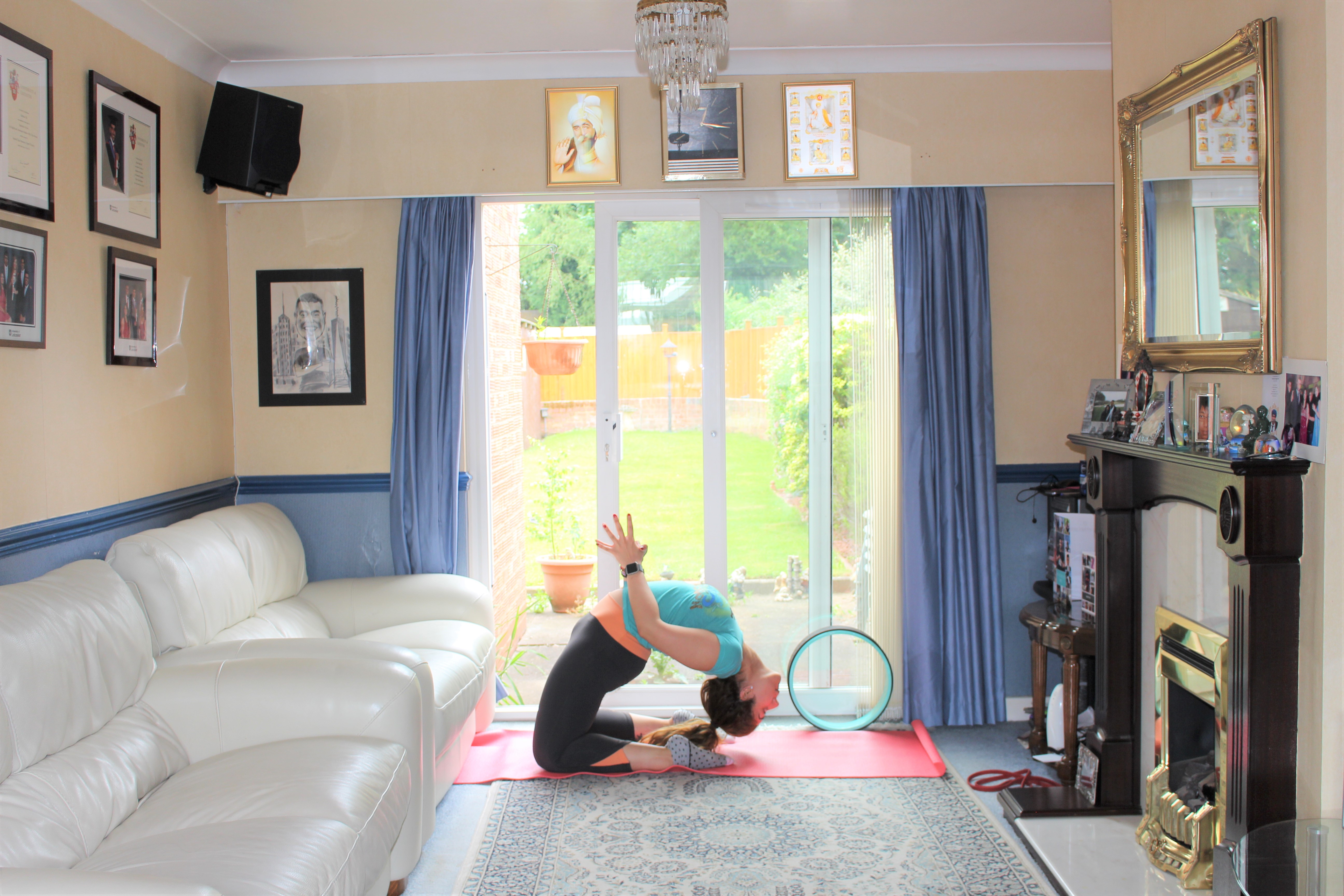 YogaSabrina - Advanced Ustrasana